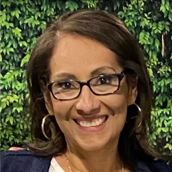 Meet your Posher, Geina - Picture 1 of 2